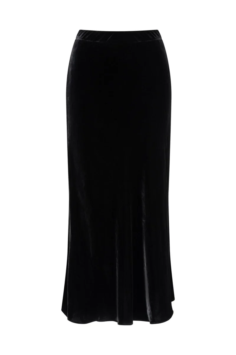 Valentine Velvet Skirt Black e1717380609940