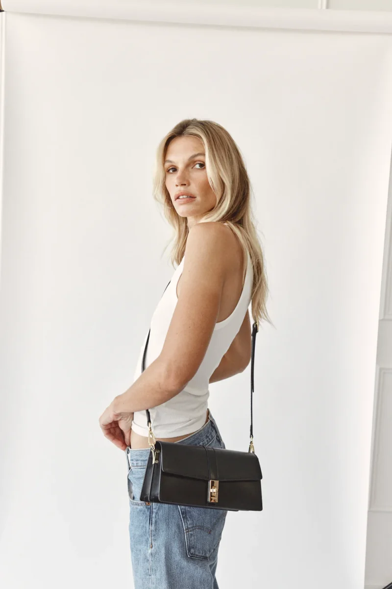 Claudia Crossbody Blk 02