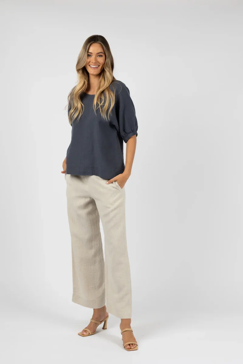 HS24203 LAGOON BLOUSE STEEL HS24209 FLEETWOOD LINEN PANT NATURAL