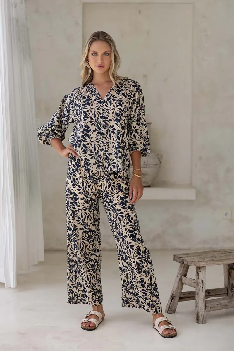 HS24315 EDEN BLOUSE NAVY PRINT HS24318 EDEN PANT NAVY PRINT f9f40ab7 dd0a 4688 960b 8d38eb5b4048