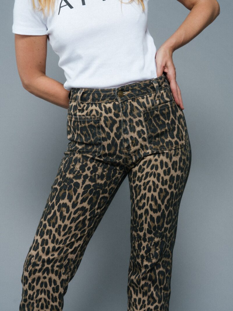 ATTE Naomi Jeans Leopard - Image 5