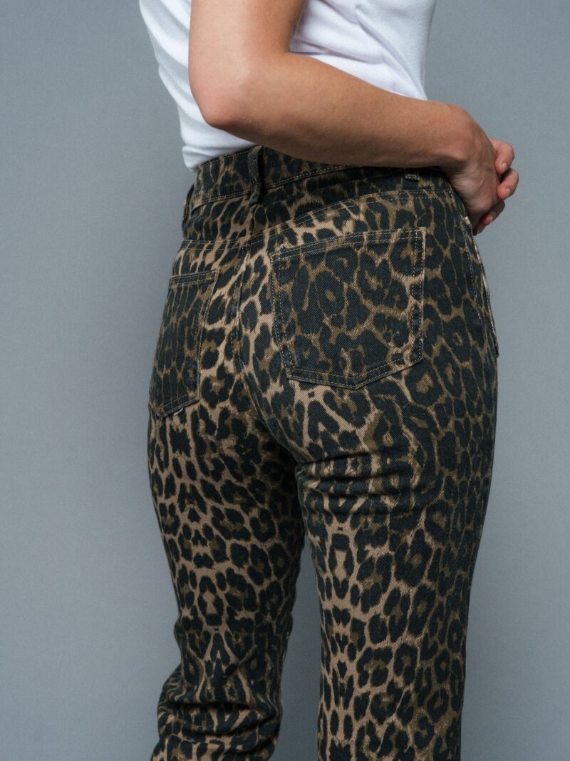 ATTE Naomi Jeans Leopard - Image 6